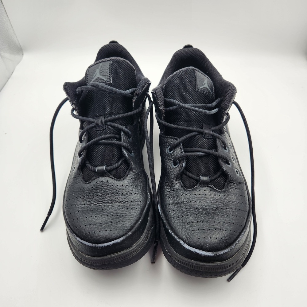 Men NIKE Air Jordan Max Aura 5 Black/Black (DZ4353 001) Size 10‎ Athleisure